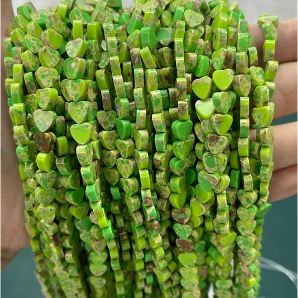 No_1049_Synthetic Grass Green Imperial Jasper Flat Heart_6mm_(Sold Per Strand)